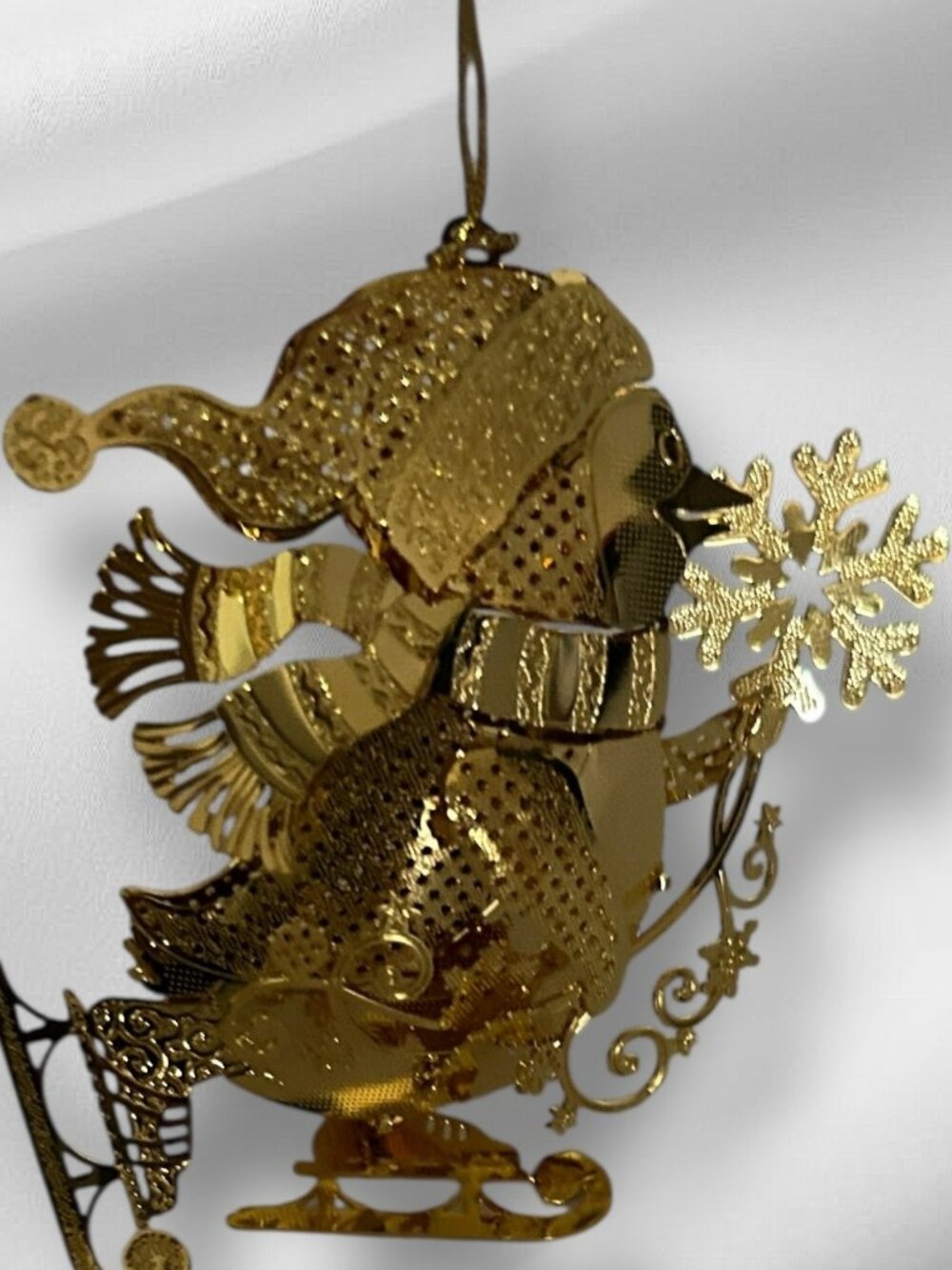 Danbury Mint 2020 Skating Penguin Ornament Christmas Gold 23K Gold Plated